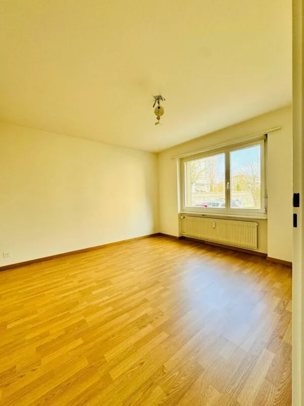 gepflegte 4 Zimmerwohnung im Hochparterre mit Balkon per sofort – Foto 6 von 11