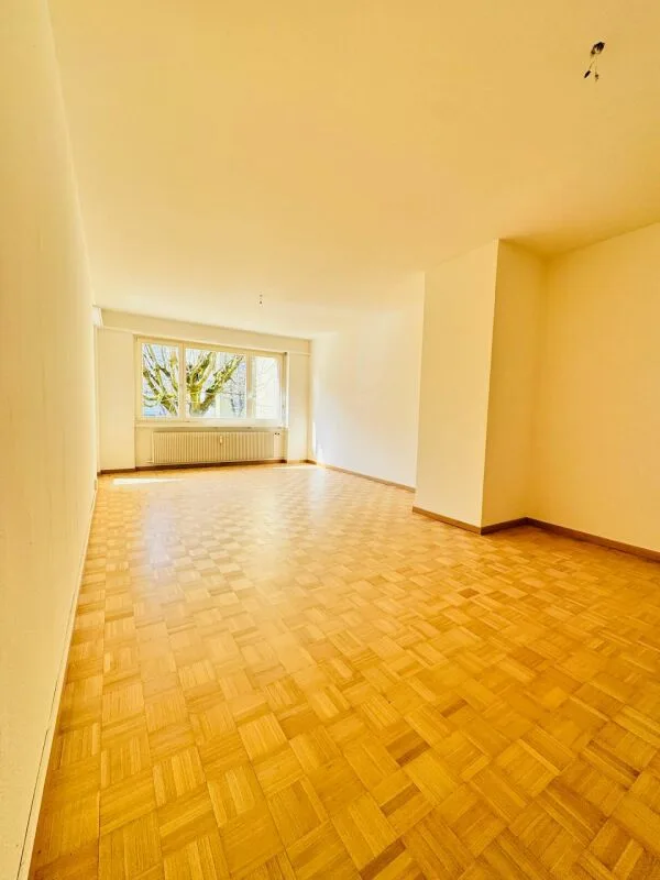 gepflegte 4 Zimmerwohnung im Hochparterre mit Balkon per sofort – Foto 5 von 11