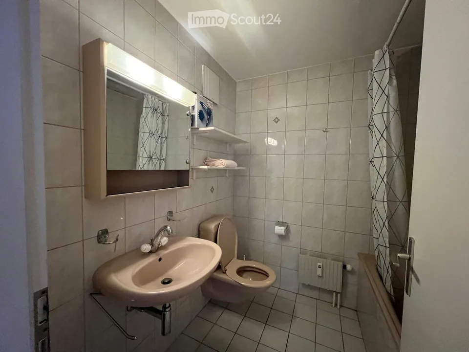 4,5 möblierte Zimmer CHF 1'620, NK, inklusive Innenparkplatz – Foto 5 von 5