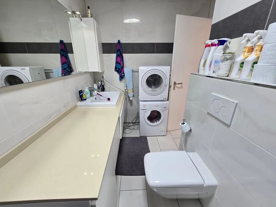 Helle 2,5-Zi. Wohnung mit Seeblick mit Terrasse und Parkplatz – Foto 18 von 23