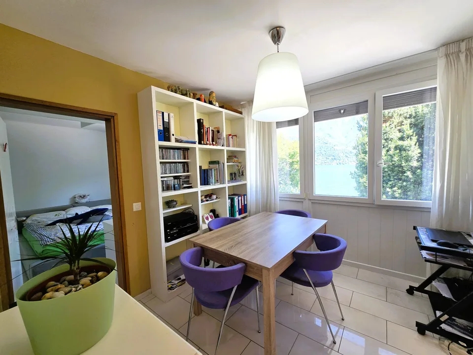 Helle 2,5-Zi. Wohnung mit Seeblick mit Terrasse und Parkplatz – Foto 14 von 23