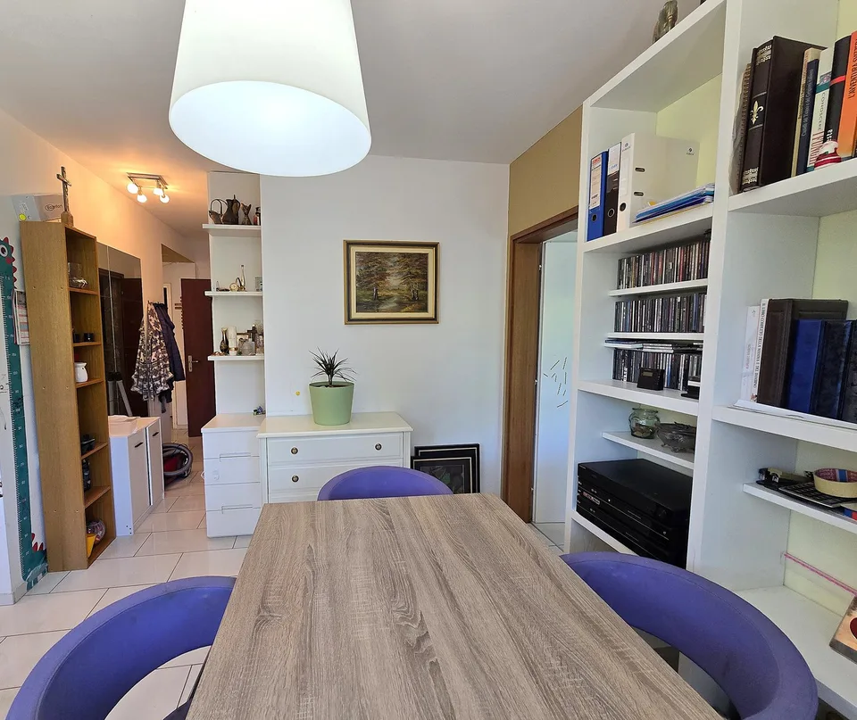 Helle 2,5-Zi. Wohnung mit Seeblick mit Terrasse und Parkplatz – Foto 16 von 23