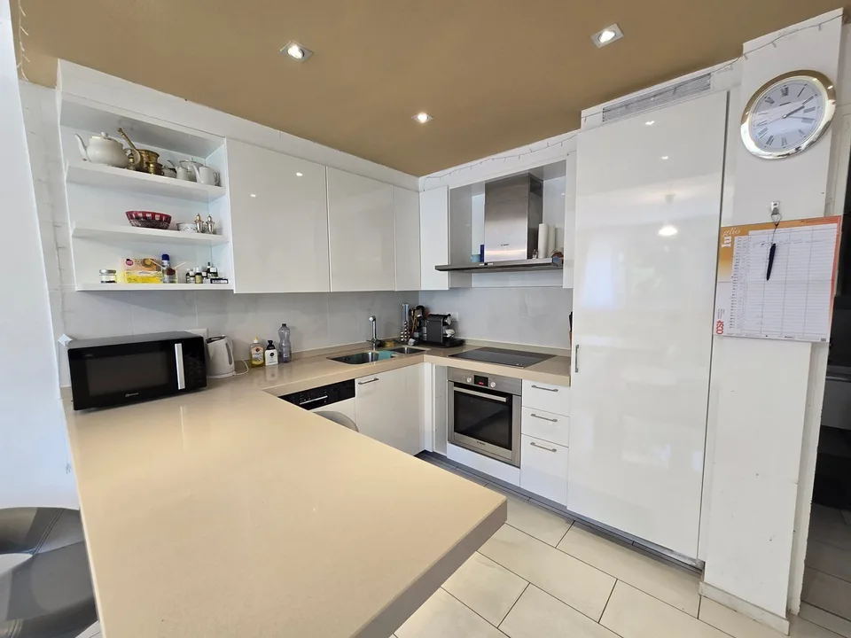 Helle 2,5-Zi. Wohnung mit Seeblick mit Terrasse und Parkplatz – Foto 10 von 23