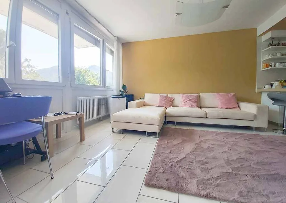 Helle 2,5-Zi. Wohnung mit Seeblick mit Terrasse und Parkplatz – Foto 4 von 23