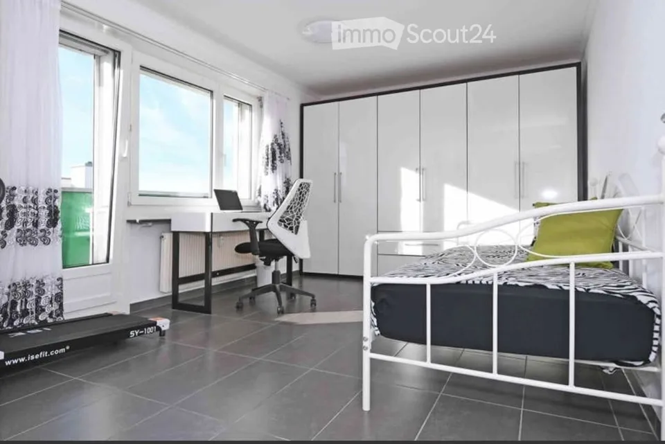 4-Zimmer-Wohnung mit Wintergarten und Terrasse in Pratteln – Foto 3 von 5