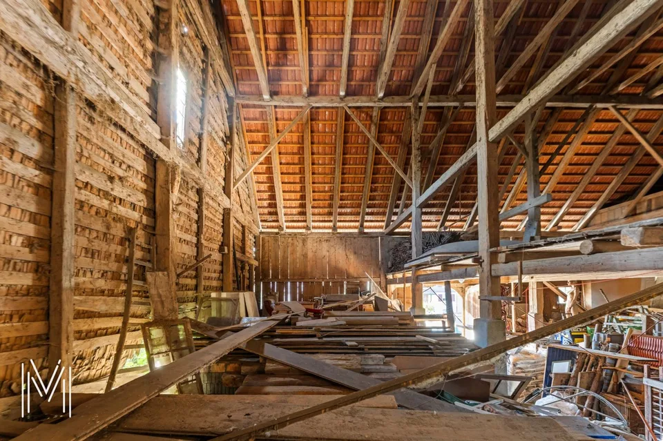 Un patrimonio autentico da reinventare nel cuore del villaggio! Un'opportunità immobiliare rara! – foto 13 di 13