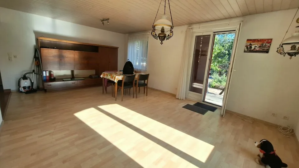 Drei-Familienhaus mit grosser Garage/Werkstatt – Foto 8 von 14