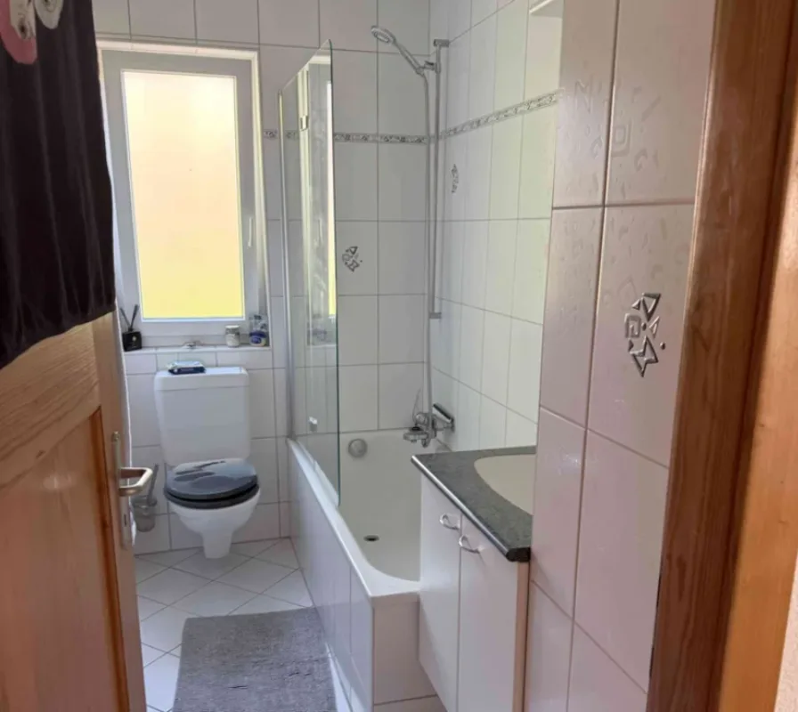 Drei-Familienhaus mit grosser Garage/Werkstatt – Foto 4 von 14