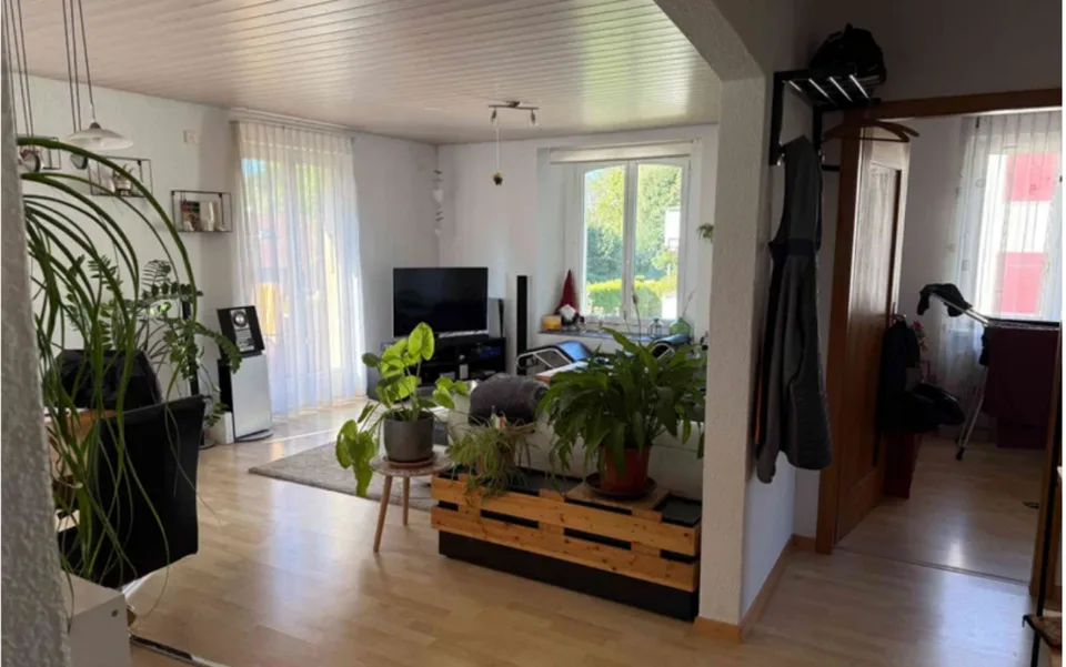 Drei-Familienhaus mit grosser Garage/Werkstatt – Foto 2 von 14