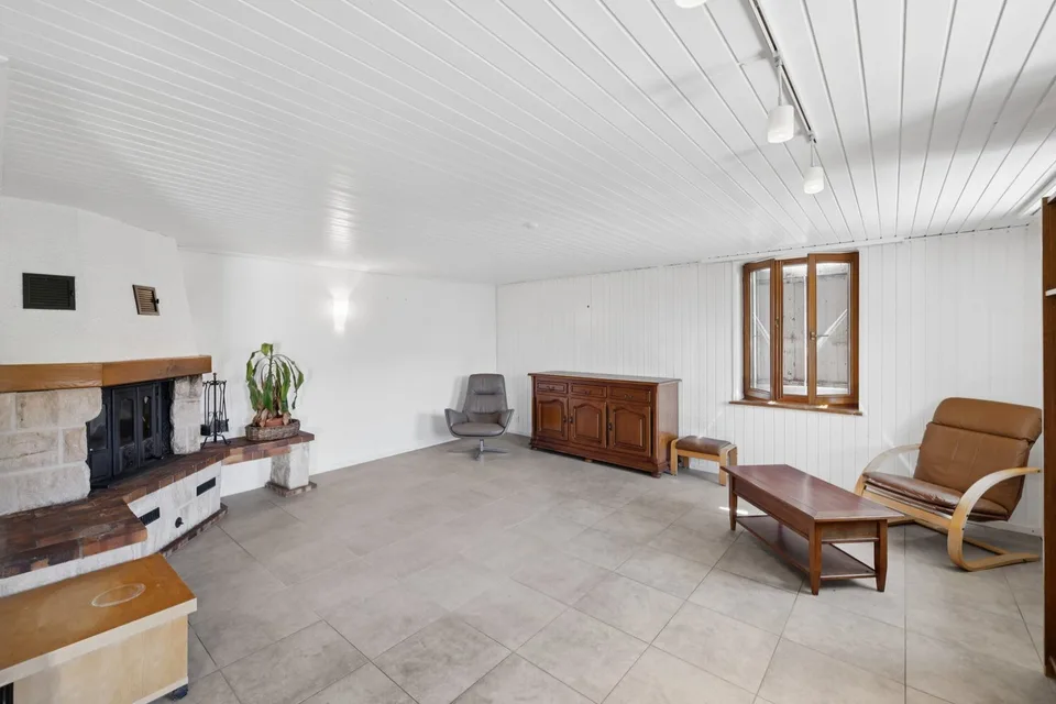 Haus mit 3 Apartments, großzügigen Räumen und atemberaubendem Blick – Foto 7 von 13