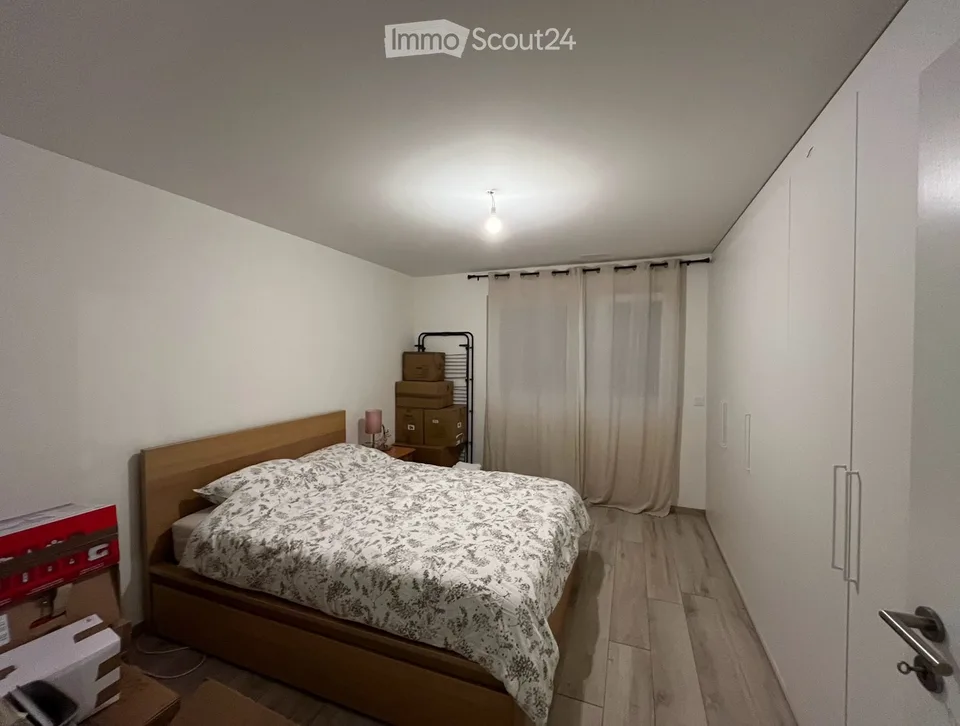 Charmanter 2.5-Zimmer-Modernwohnung mit Balkon und freier Sicht in Gimel – Foto 4 von 5