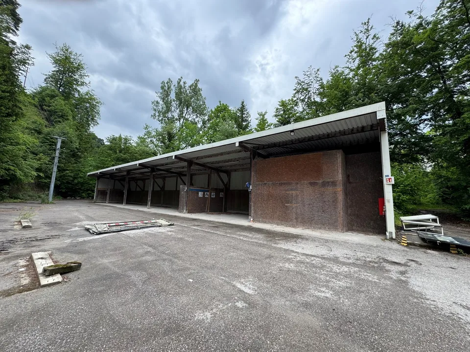 Gelände und Gebäude in Gewerbezone A – Foto 6 von 6