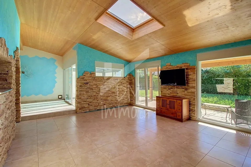 Bella villa a un solo piano 180 m2 con ipoteca 0,8% ! – foto 2 di 12