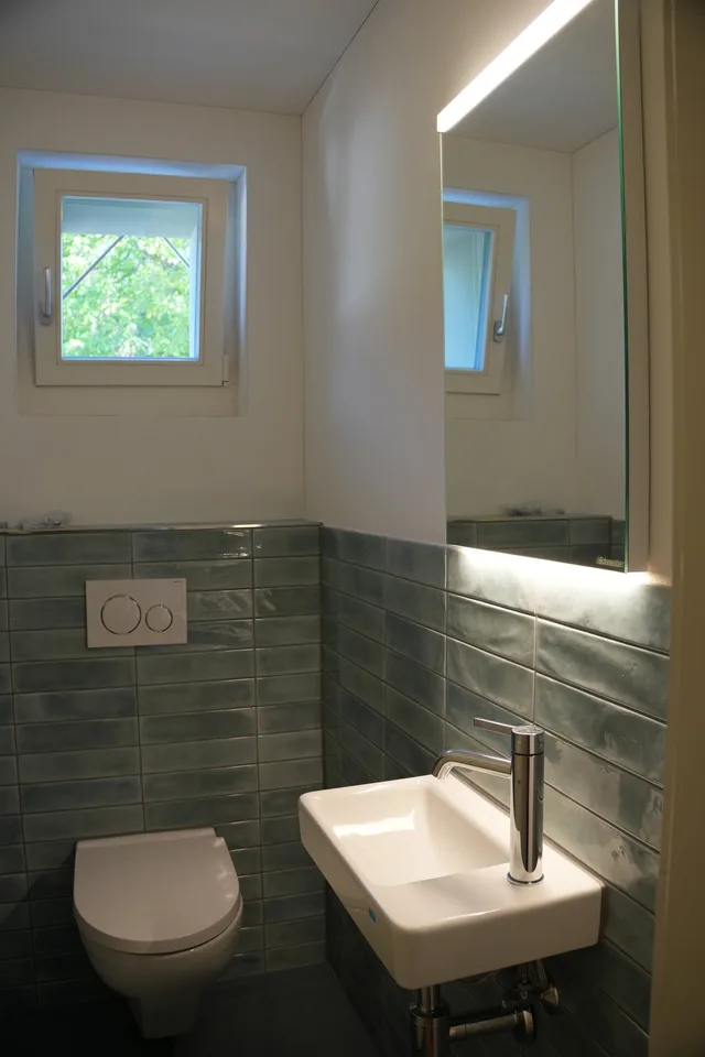 4-Zimmer-Wohnung mit Altbaucharme und traumhafter Sicht auf See und Berge – Foto 11 von 13