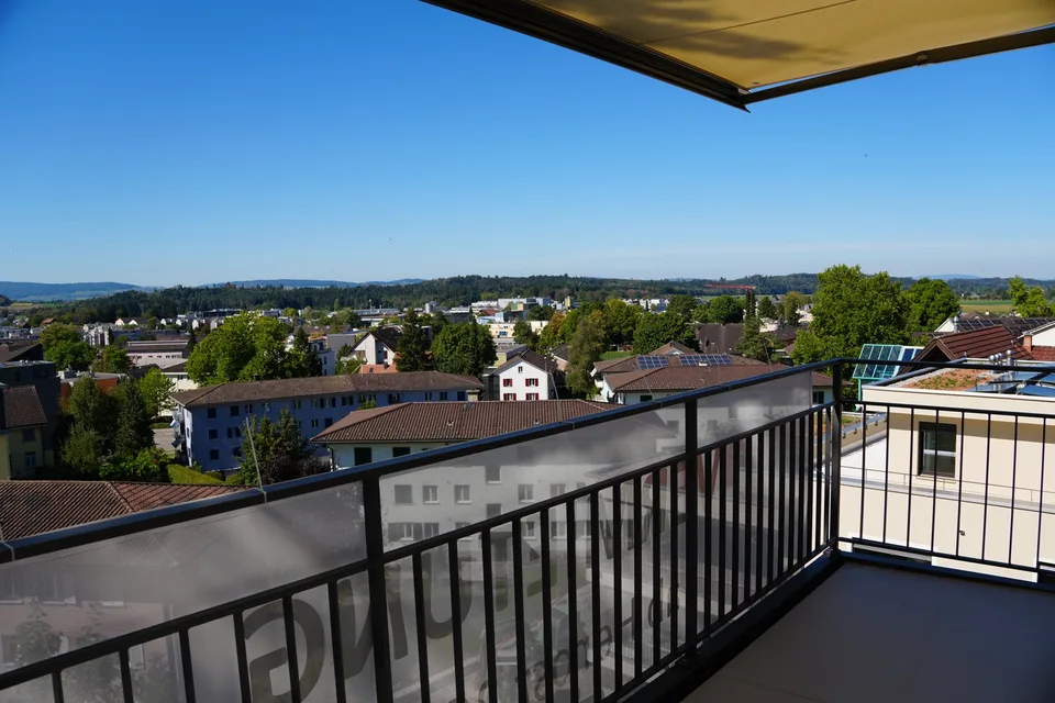 Aussergewöhnliche 3½-Zimmer-Dachwohnung mit Holzbalken und Panoramablick – Foto 11 von 15