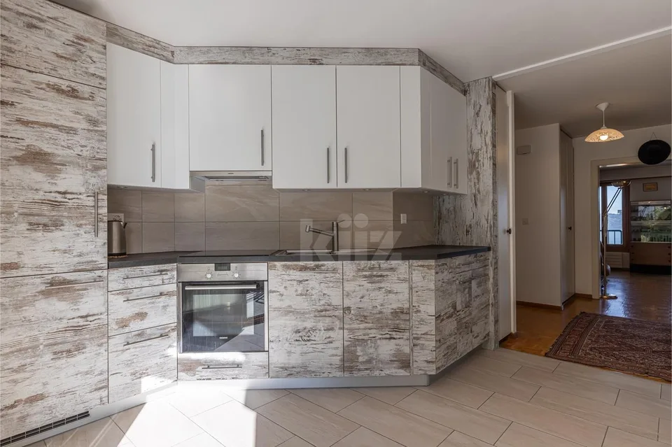 Charmanter Apartment mit Blick auf den See und die Berge – Foto 6 von 13