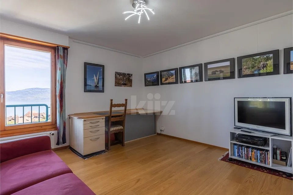 Charmanter Apartment mit Blick auf den See und die Berge – Foto 10 von 13