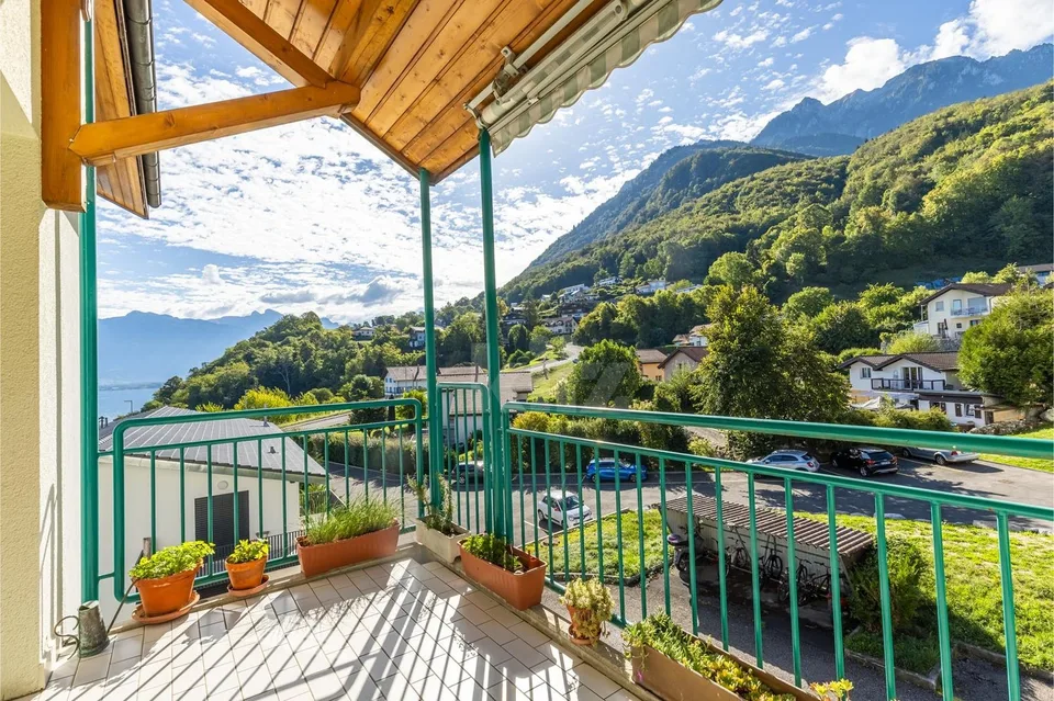 Charmanter Apartment mit Blick auf den See und die Berge – Foto 7 von 13