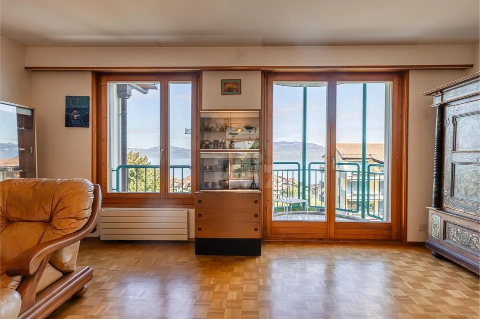Charmanter Apartment mit Blick auf den See und die Berge – Foto 2 von 13