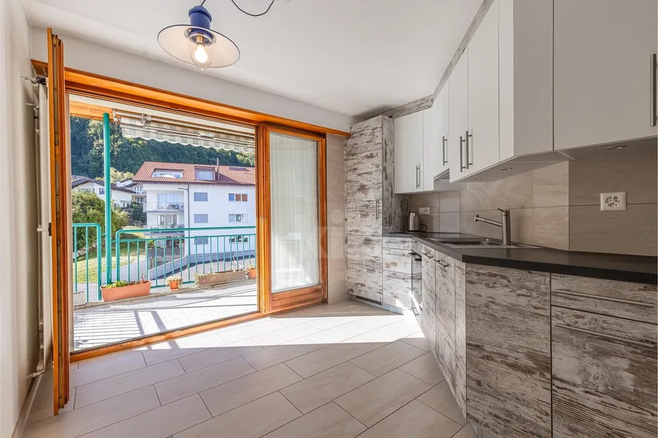 Charmanter Apartment mit Blick auf den See und die Berge – Foto 5 von 13