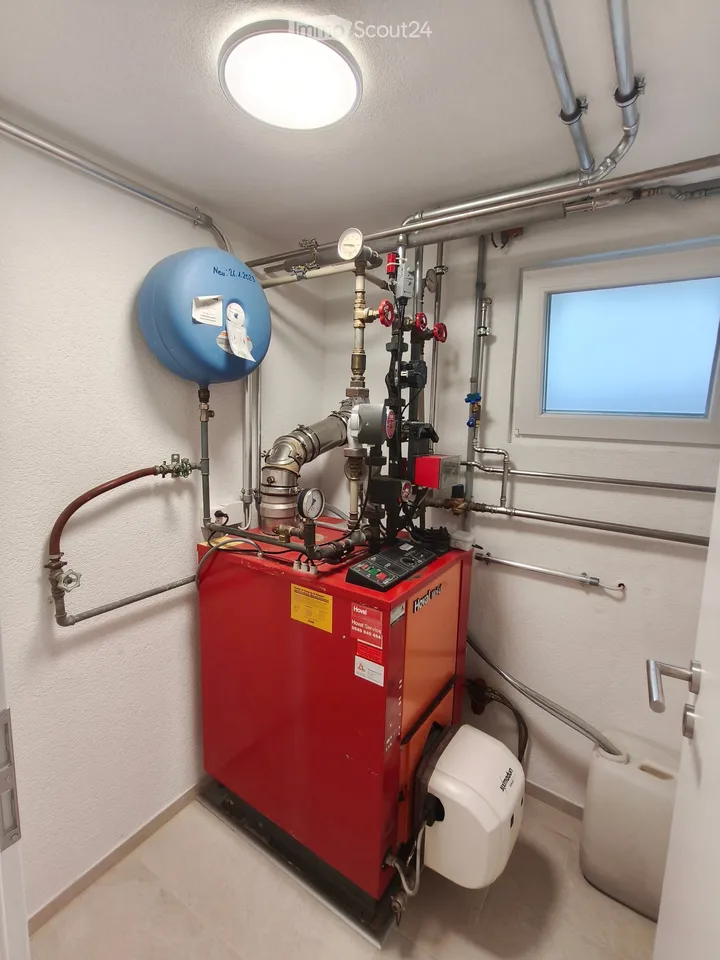 Maison mitoyenne de 4,5 pièces avec garage et parking extérieur – entièrement rénovée à l'intérieur et prête à être occupée – photo 21 sur 27