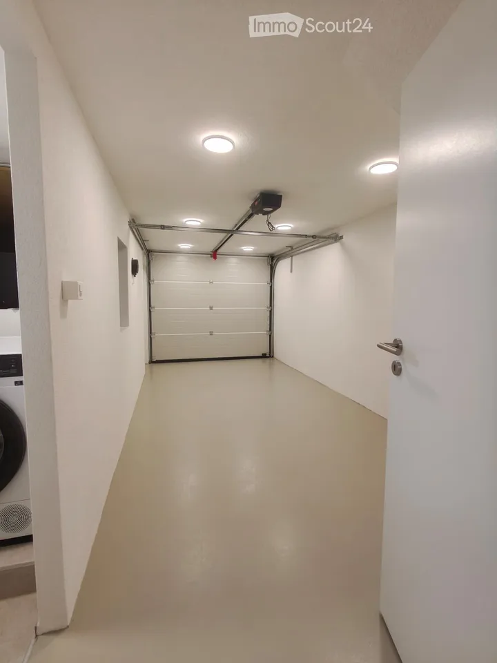 Maison mitoyenne de 4,5 pièces avec garage et parking extérieur – entièrement rénovée à l'intérieur et prête à être occupée – photo 18 sur 27