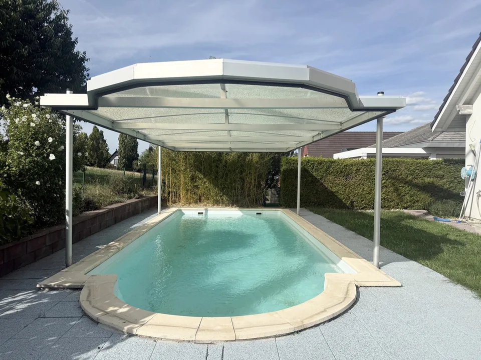 Casa unifamiliare indipendente con piscina, sauna, sala hobby e grande garage! – foto 3 di 12