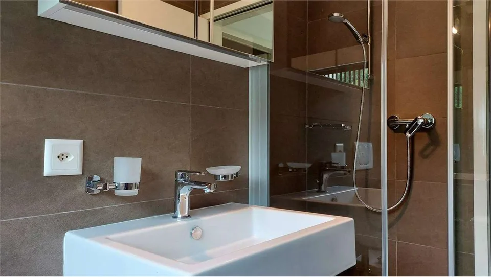 Prästigöse 4,5-Zimmer-Wohnung mit Terrasse und Garten in Bioggio – Foto 4 von 5