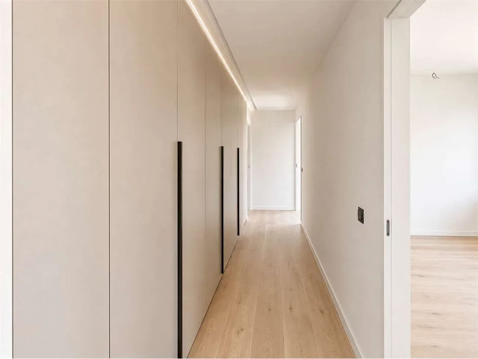 AMPIO 5.5 LOCALI AL PIANO ALTO CON VISTA LAGO – foto 10 di 13