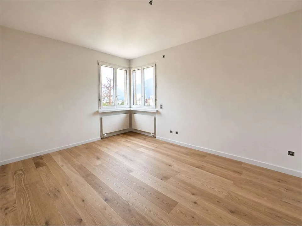 AMPIO 5.5 LOCALI AL PIANO ALTO CON VISTA LAGO – foto 11 di 13