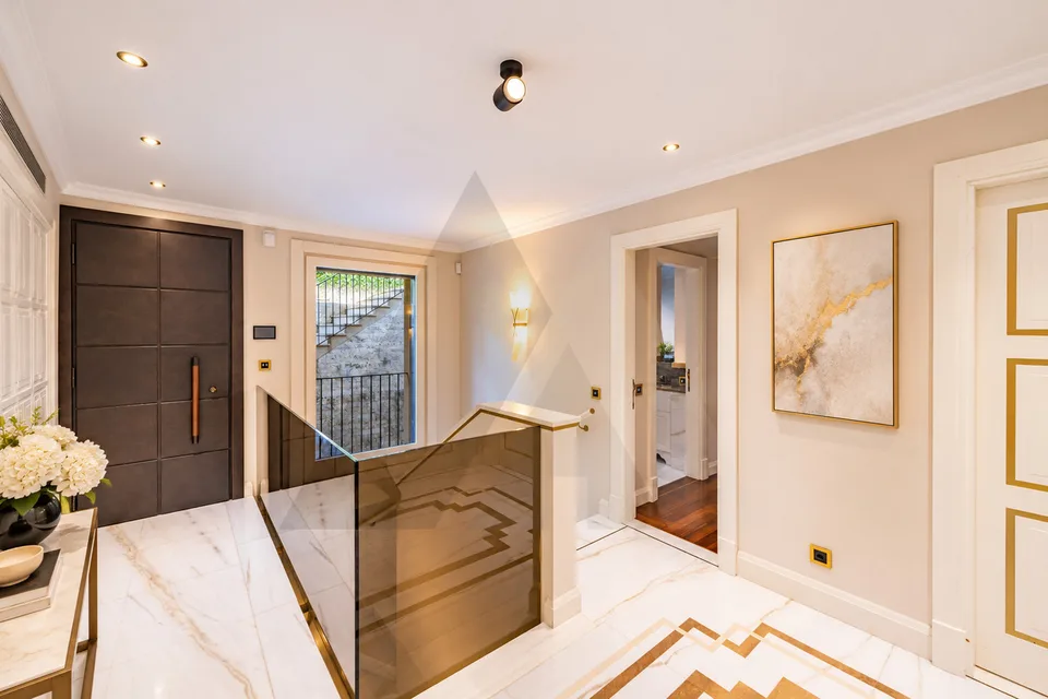 VILLA CONTEMPORANEA VISTA LAGO CON TERRENO EDIFICABILE ADIACENTE – Foto 5 von 5