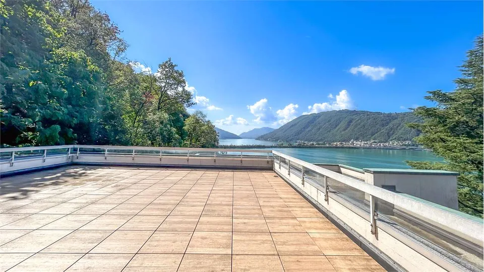 GRAZIOSO APPARTAMENTO 2,5 LOCALI CON VISTA LAGO – foto 10 di 10
