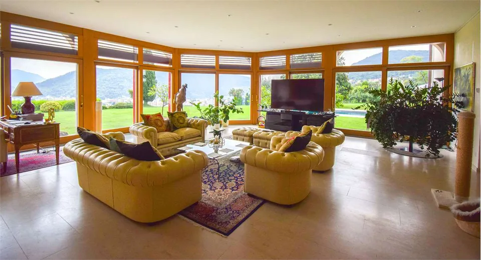 Villa prestigieuse avec vue sur le lac – photo 9 sur 13