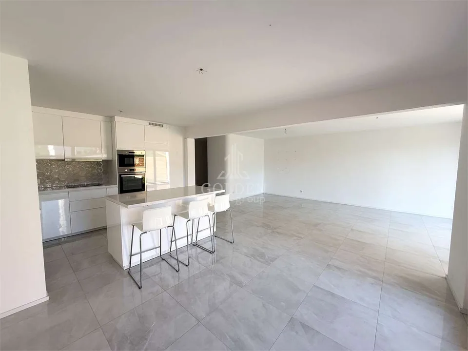 3,5 Zimmer Wohnung renoviert mit großem Außenbereich – Foto 3 von 13