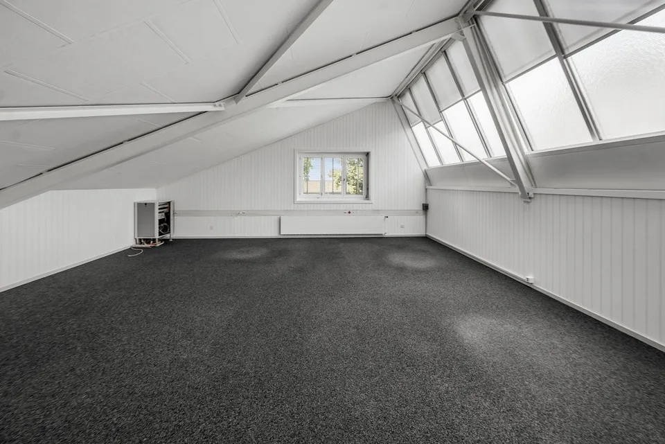 Espaces de bureau lumineux avec caractère - travailler avec une conscience spatiale ! – photo 3 sur 8