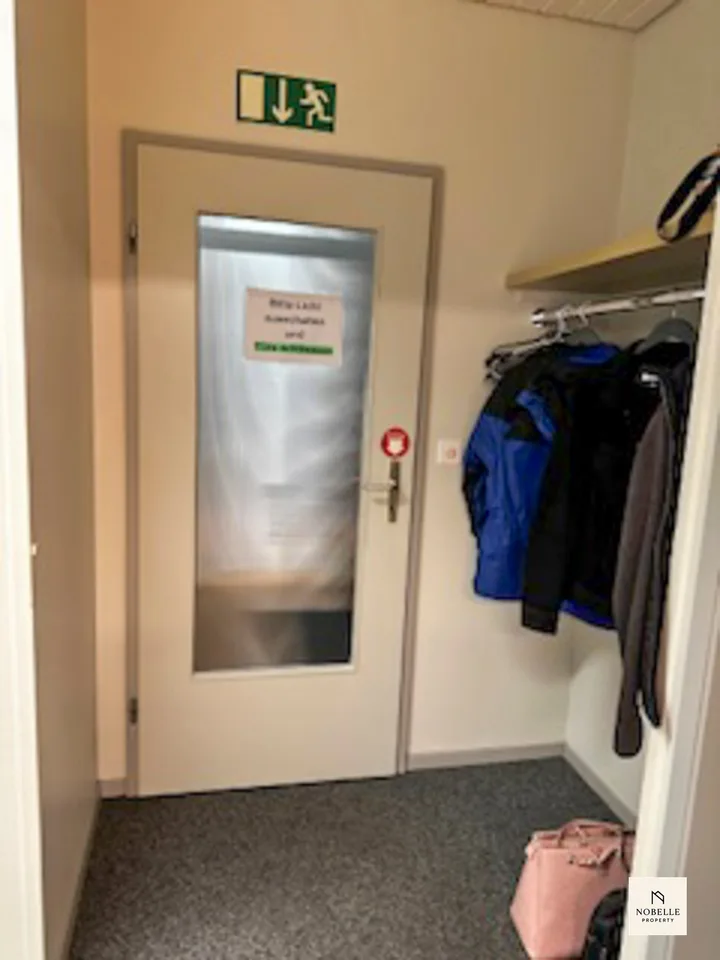 TOP: Ufficio affascinante con molto spazio a un affitto attraente – foto 4 di 15