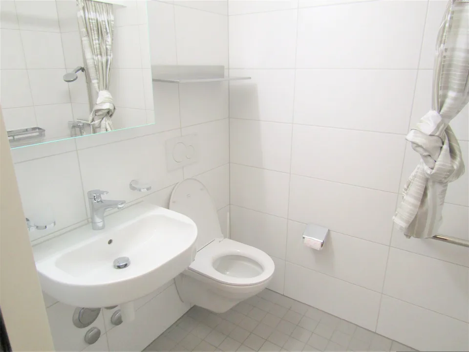 Alterswohnungen Muttenz, 1.5-Zimmer-Wohnung mit Balkon und Lift – Foto 4 von 5