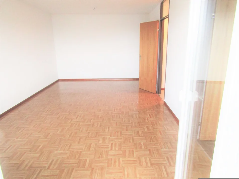 Alterswohnungen Muttenz, 1.5-Zimmer-Wohnung mit Balkon und Lift – Foto 3 von 5