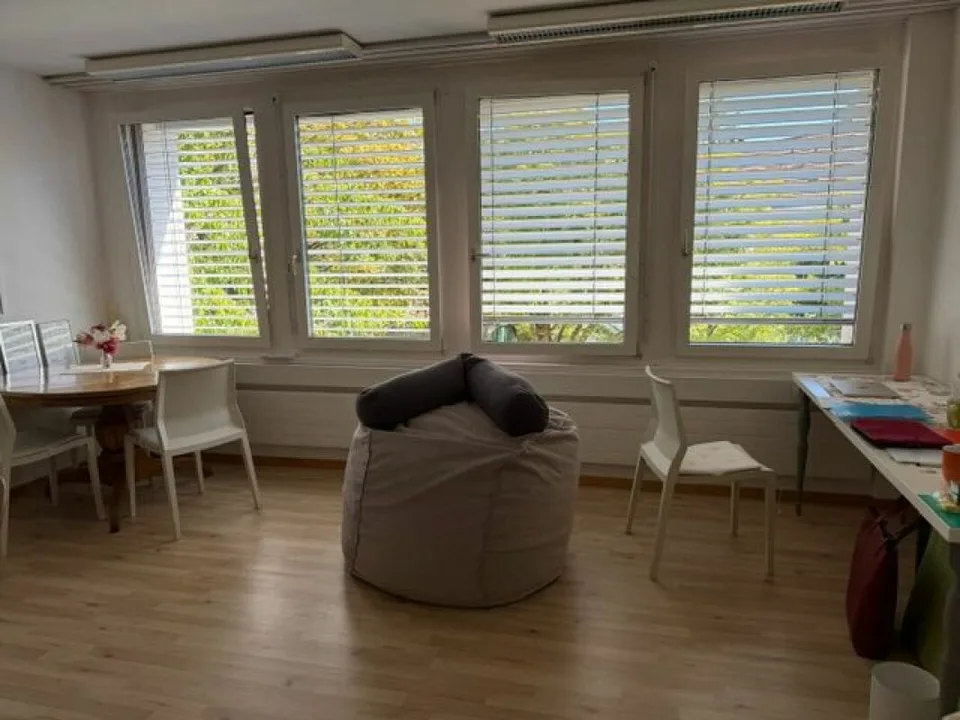 ATTRAKTIVER BÜRORAUM IN ANGENEHMER ARBEITSUMGEBUNG – Foto 5 von 7