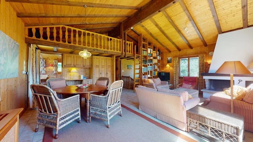 In season - Splendid chalet, surrounded by greenery, in the Marécottes – photo 7 of 17