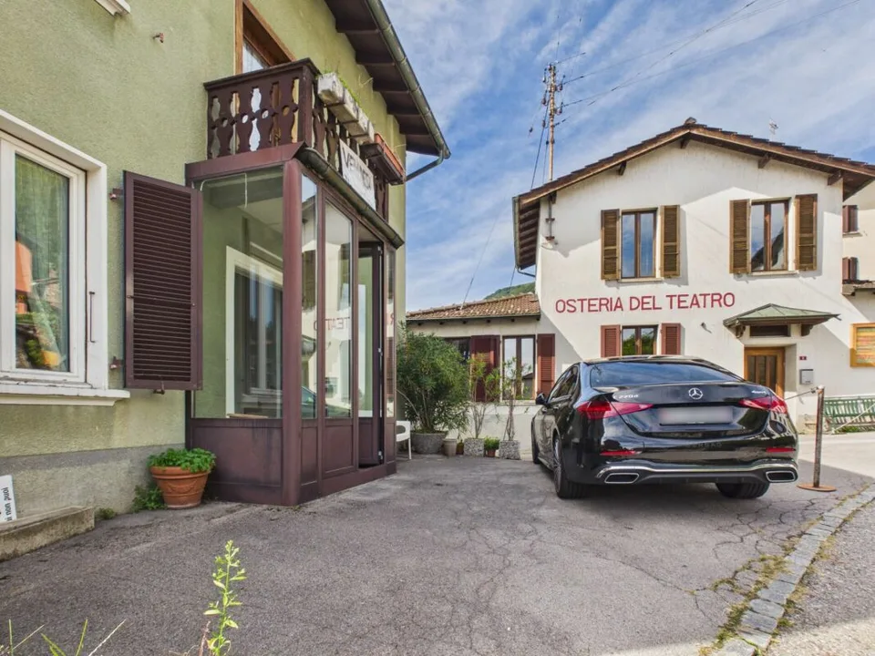 Einfamilienhaus mit hellem Wintergarten, Parkplatz und kleiner privater Grünfläche – Foto 17 von 17