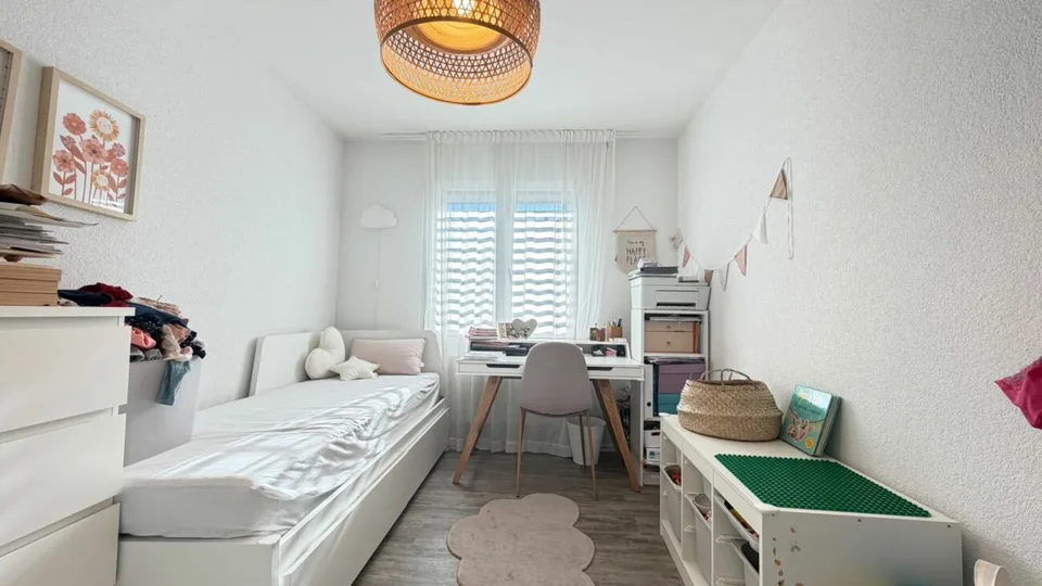 Gepflegte 4.5 Zimmer-Eigentumswohnung mit Cheminée an zentraler Lage in Gelterkinden – Foto 3 von 11