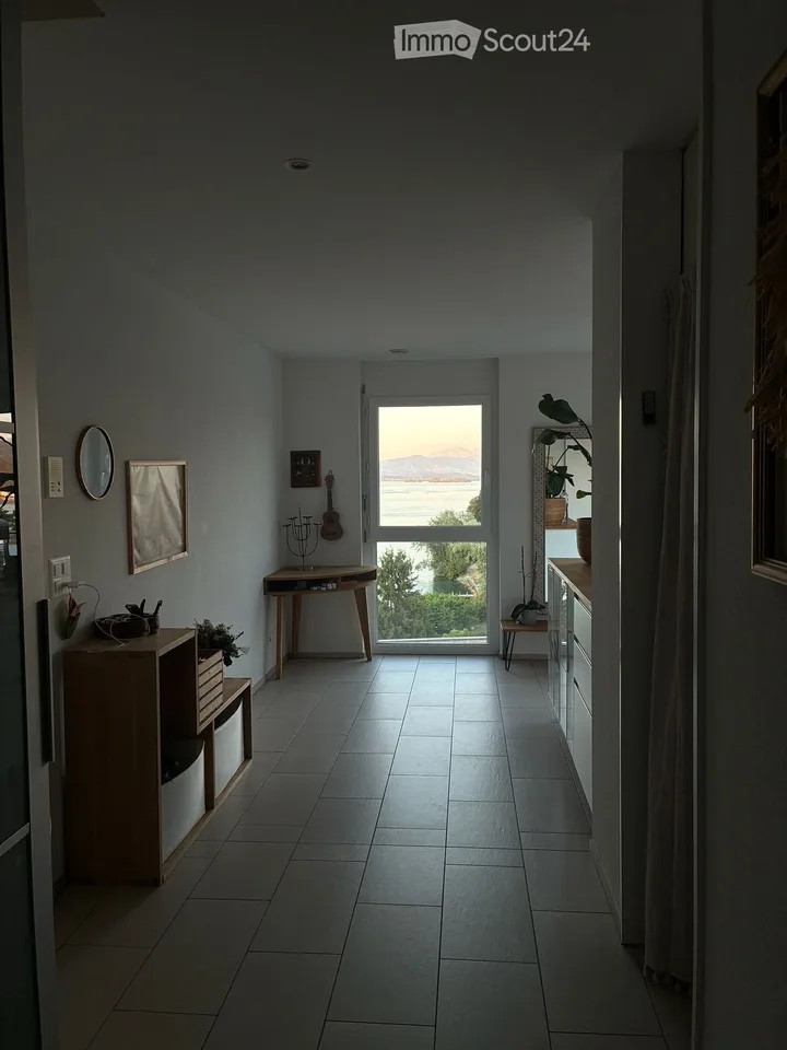 Moderne Wohnung mit atemberaubender Seesicht (befristet) – Foto 2 von 5