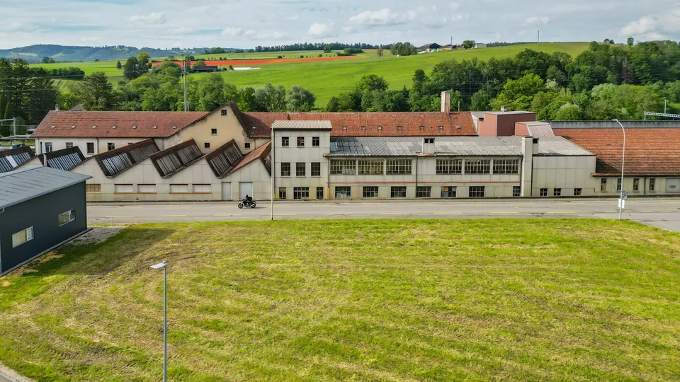 In gemischter Zone, Baugrundstück von 1'749 m² in Courfaivre – Seltene Gelegenheit! – Foto 9 von 13