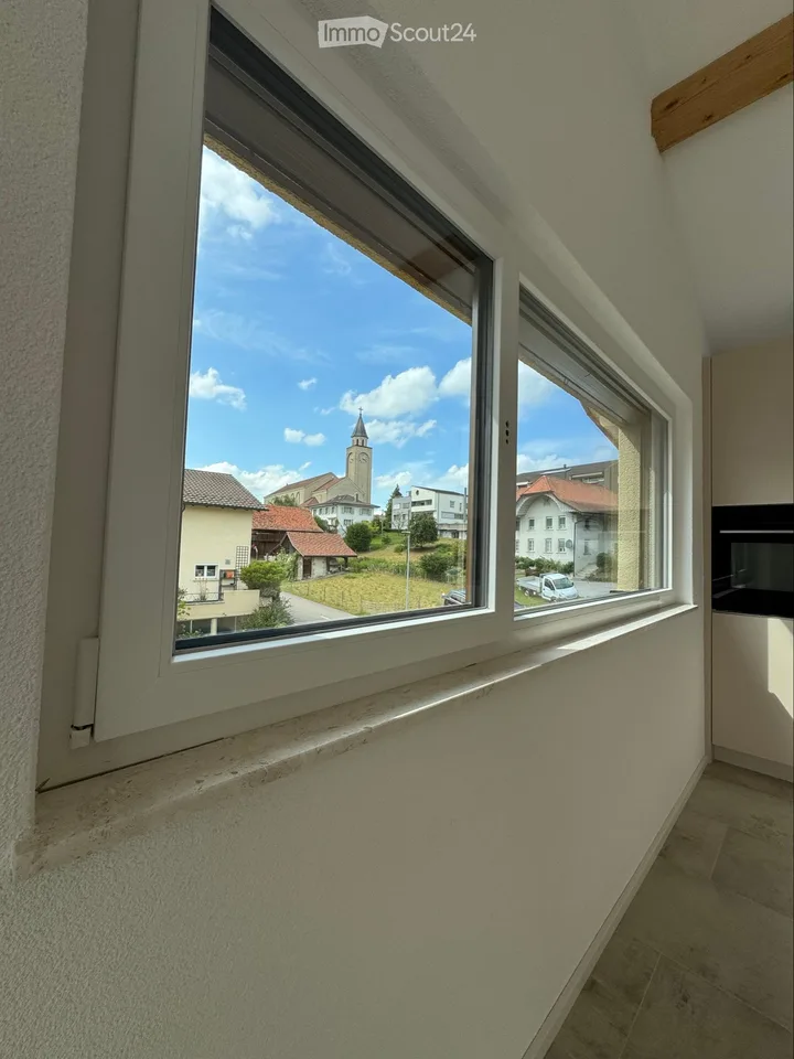 4½-Zimmer-Galeriewohnung in Wünnewil zu vermieten – Foto 2 von 5