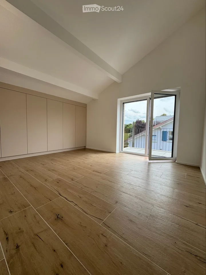 4½-Zimmer-Galeriewohnung in Wünnewil zu vermieten – Foto 4 von 5