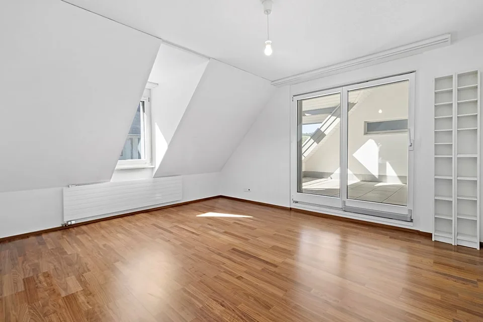 Reserviert: Grosszügige 5.5-Zimmer-Maisonette-Wohnung mit Weitsicht – Foto 3 von 7