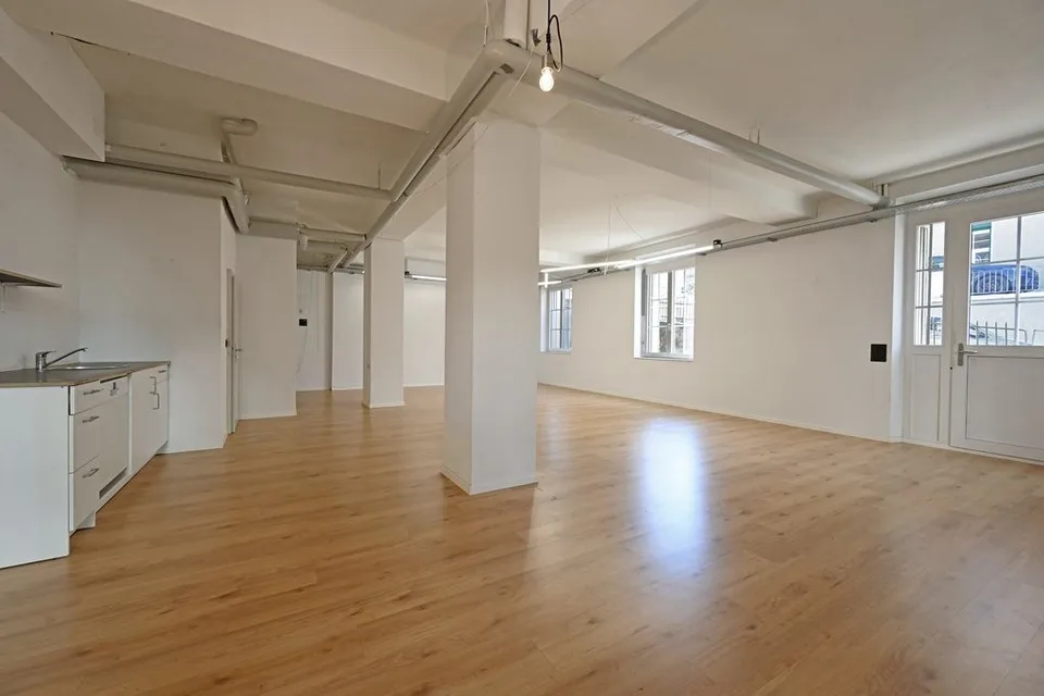 Gewerberaum inkl. Garage und eigenem Vorplatz zu vermieten – Foto 3 von 12