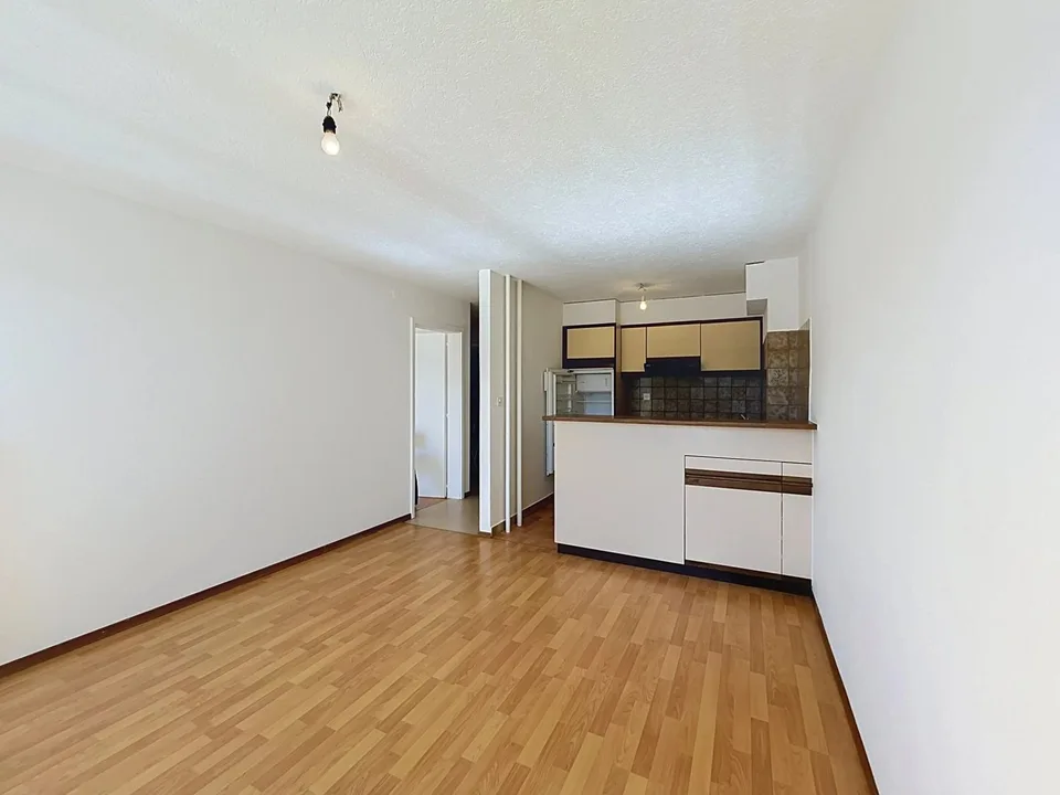Appartamento luminoso di 3.5 locali con balcone e vista a Neuchâtel – foto 6 di 9