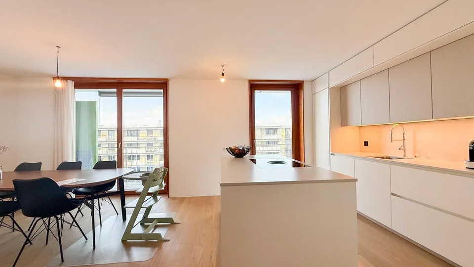 Stilvolle 4 1/2 Zi.Stadtwohnung mit 2 Balkons und Weitsicht – Foto 10 von 15